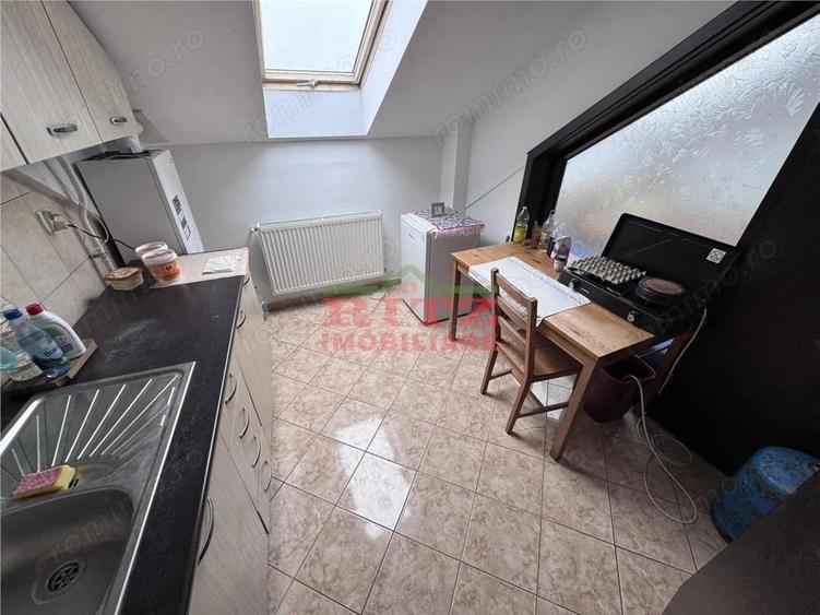 Apartament cu 3 camere semidecomandat în Zahana