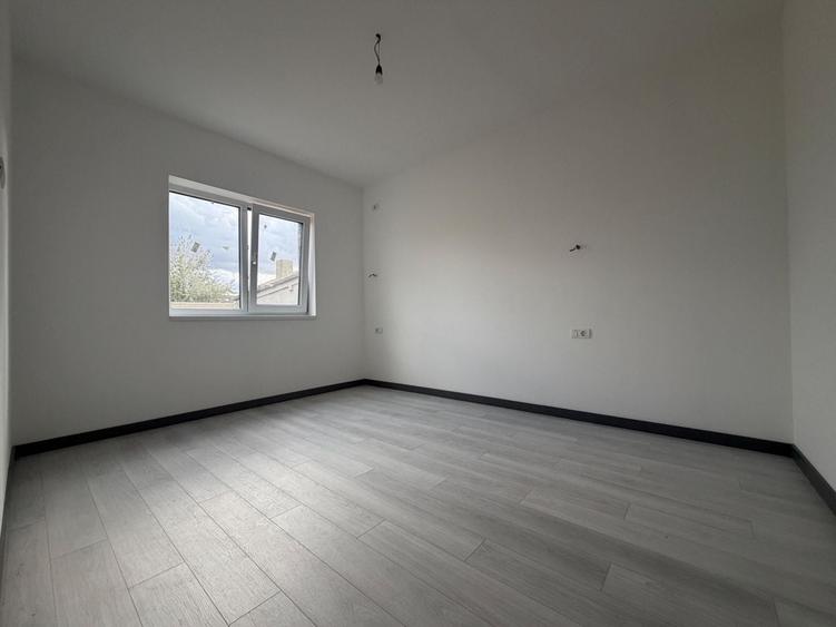 Duplex cu 3 camere cu Canalizare în Dumbrăvița