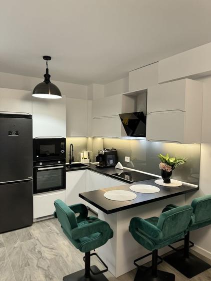 Apartament cu 2 camere decomandat în Central