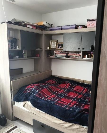 Apartament cu 3 camere semidecomandat în Drumul Taberei