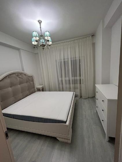 Apartament cu 3 camere decomandat, mobilat în Central