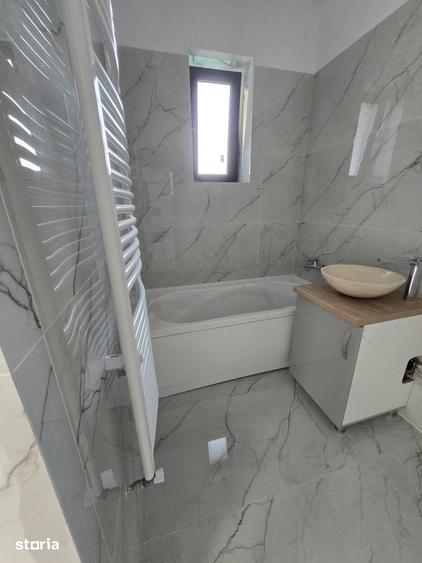 Casă cu 3 camere cu Teren 250 Mp în Central
