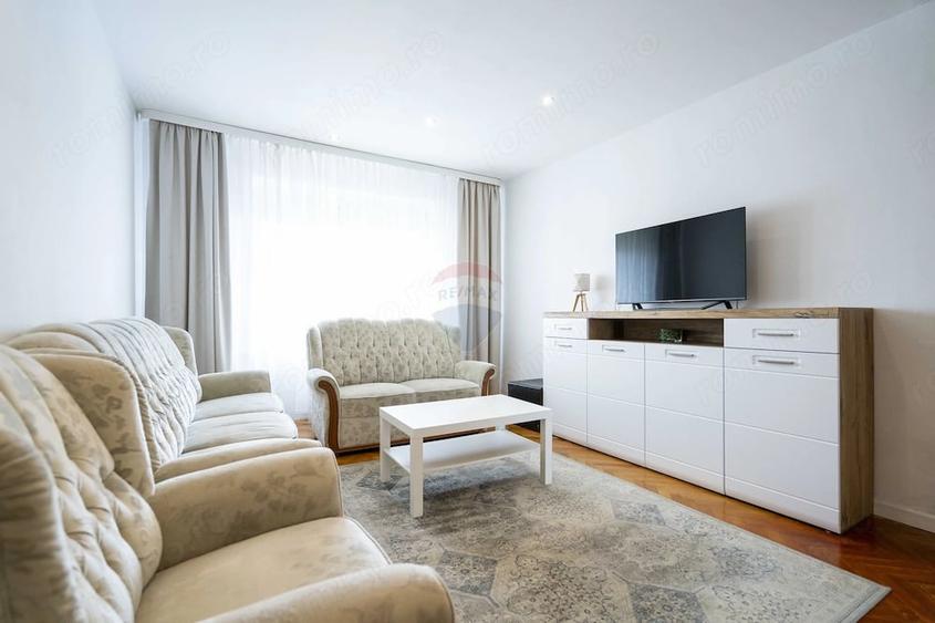 Apartament cu 4 camere decomandat în Decebal