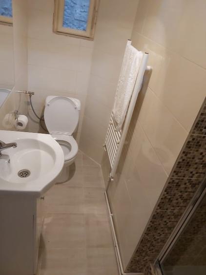 Apartament cu 3 camere decomandat, mobilat în Central