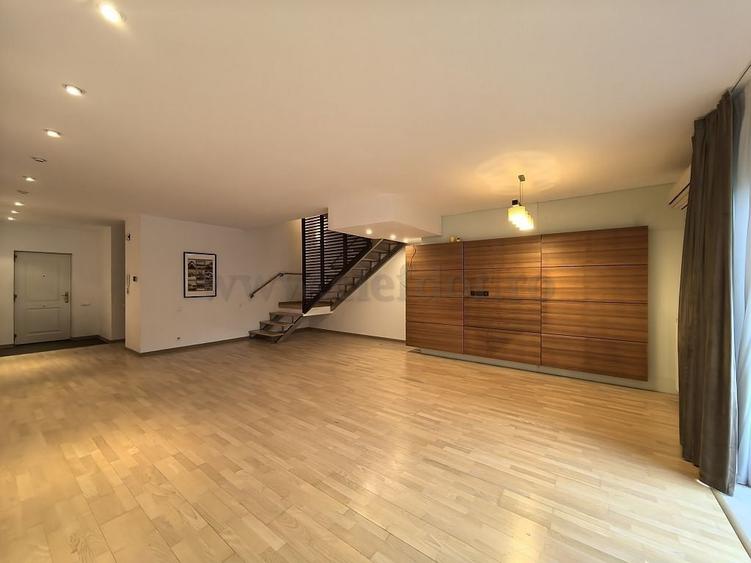 Casă cu 7 camere cu Piscina în Pipera