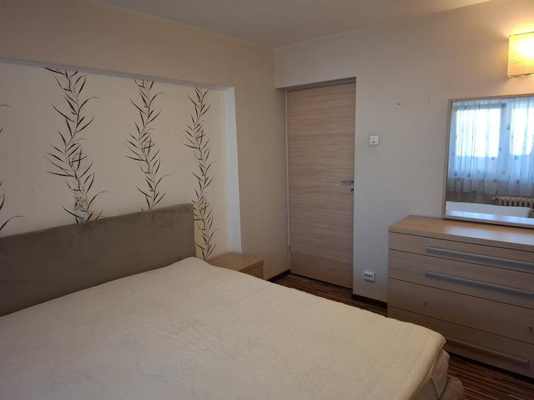 Apartament cu 3 camere decomandat în Virtuții