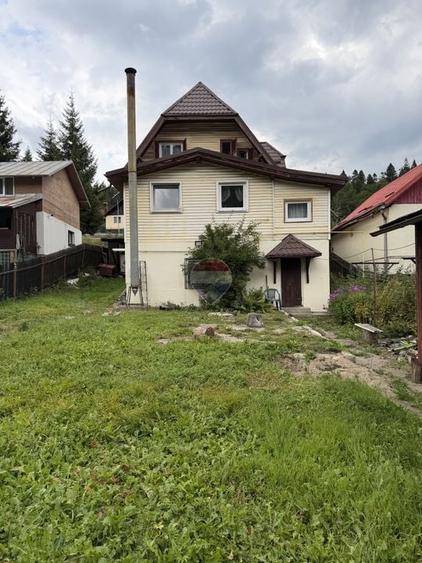 Apartament cu 3 camere semidecomandat, mobilat în Cioplea