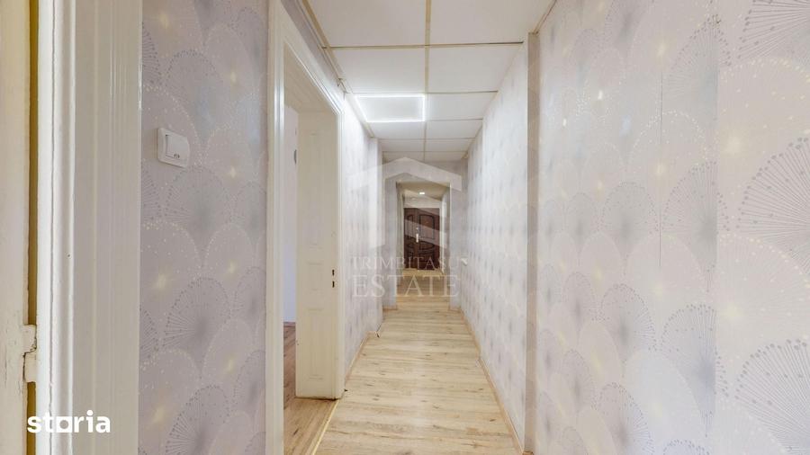 Apartament cu 4 camere în Centrul Istoric