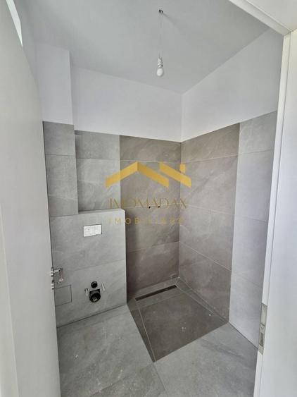 Duplex cu 4 camere cu Canalizare în Utvin