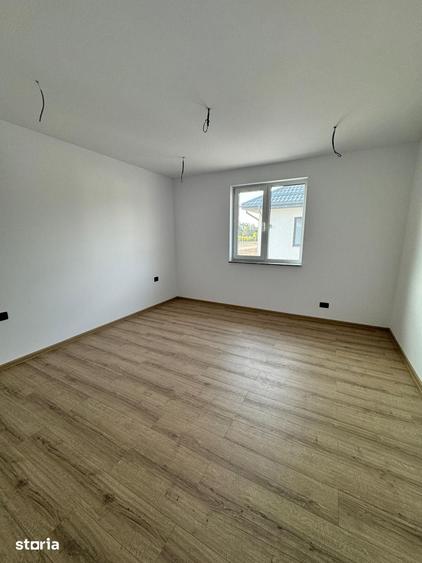 Casă cu 4 camere cu Teren 250 Mp în Central