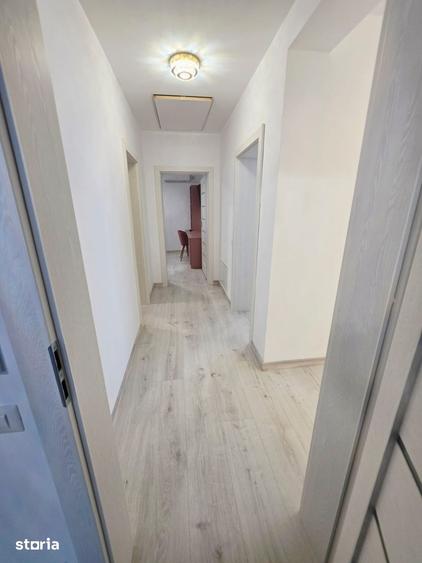 Casă cu 5 camere cu Teren 550 Mp în Păulești