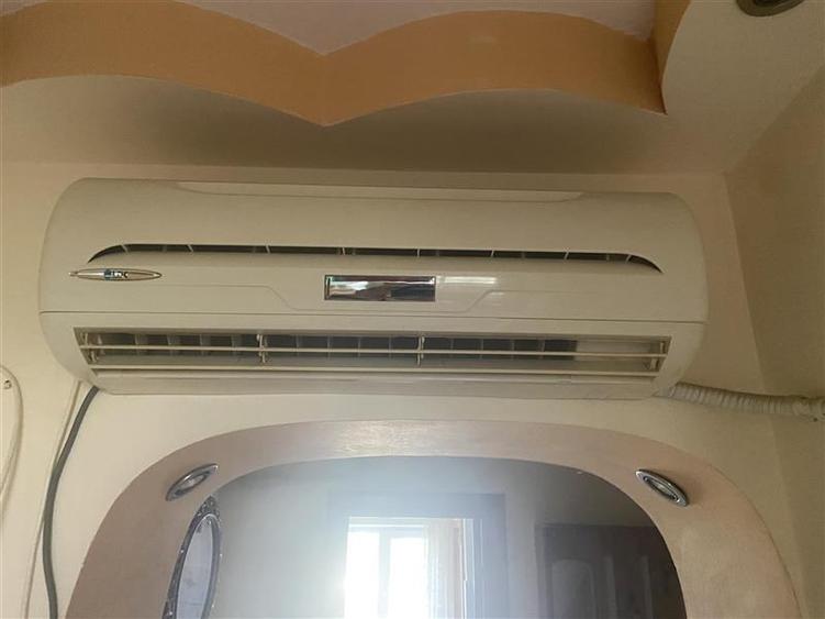 Apartament cu 3 camere decomandat în Nord-Est