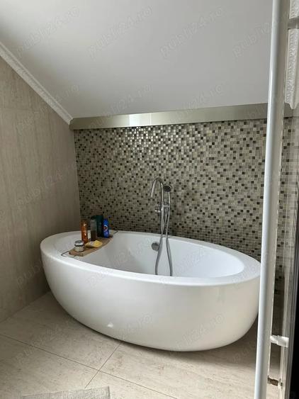 Casă cu 4 camere cu Teren 395 Mp în Central