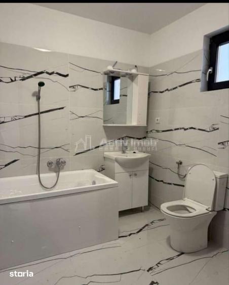 Casă cu 3 camere cu Teren 800 Mp în Central