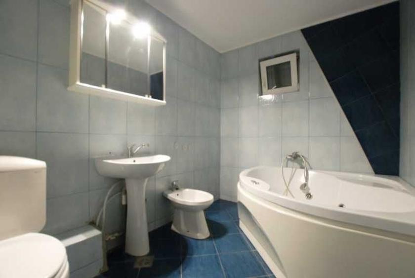 Apartament cu 3 camere decomandat în Dacia