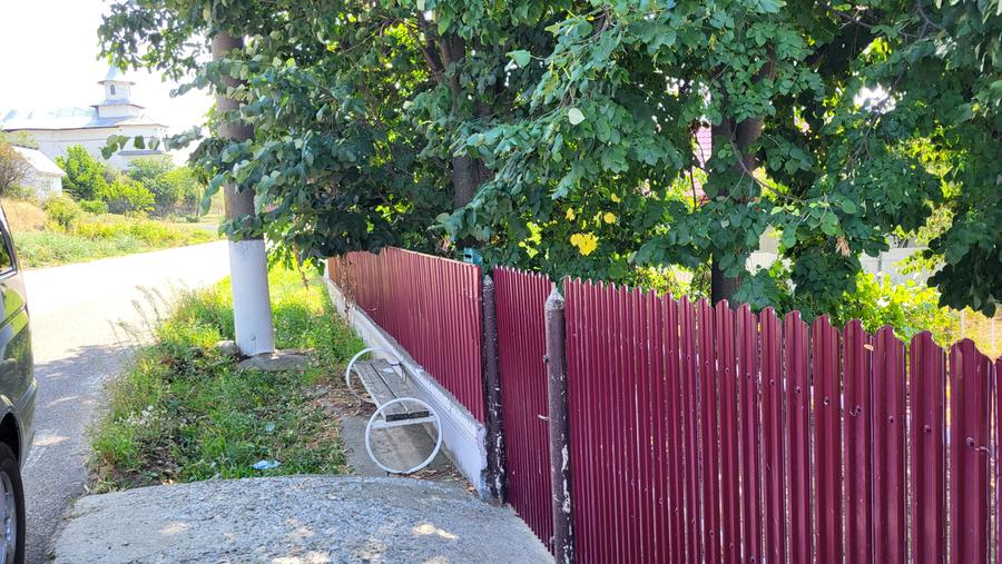 Casă individuală cu 4 camere cu Garaj în Clipicești