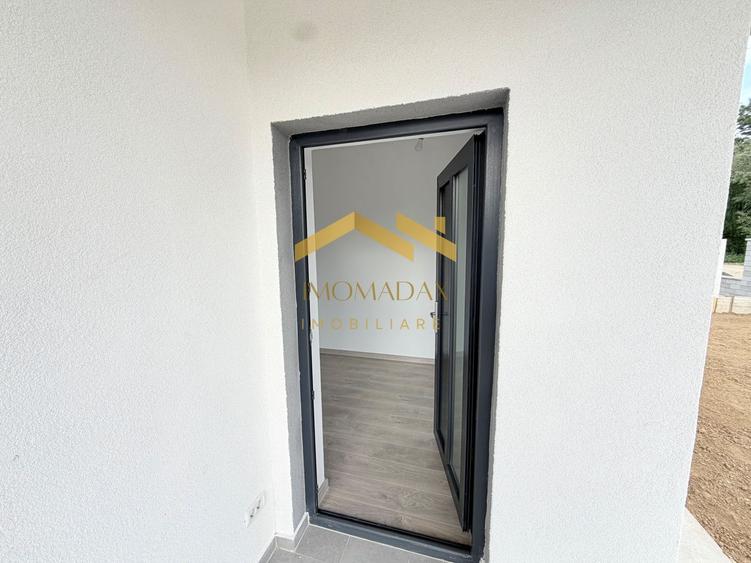 Casă individuală cu 4 camere cu Canalizare în Sânmihaiu Român