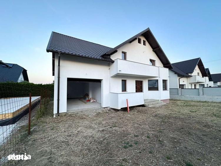 Casă cu 5 camere cu Teren 4000 Mp în Ipotești