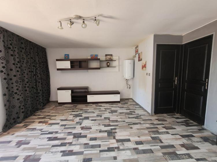 Casă cu 4 camere în Bistreț