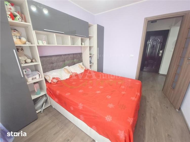 Apartament cu 3 camere semidecomandat în Republicii