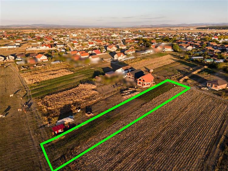 Teren intravilan de 1800 mp, în Oșorhei