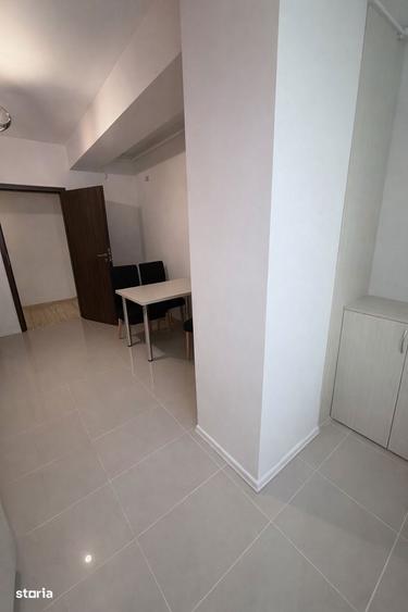 Apartament cu 3 camere, mobilat în Central