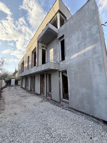 Casă cu 4 camere în Dosu Bricii