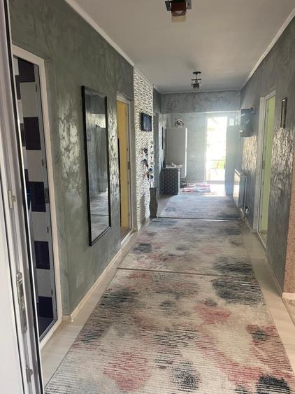 Casă individuală cu 5 camere cu Teren 800 Mp în Vest
