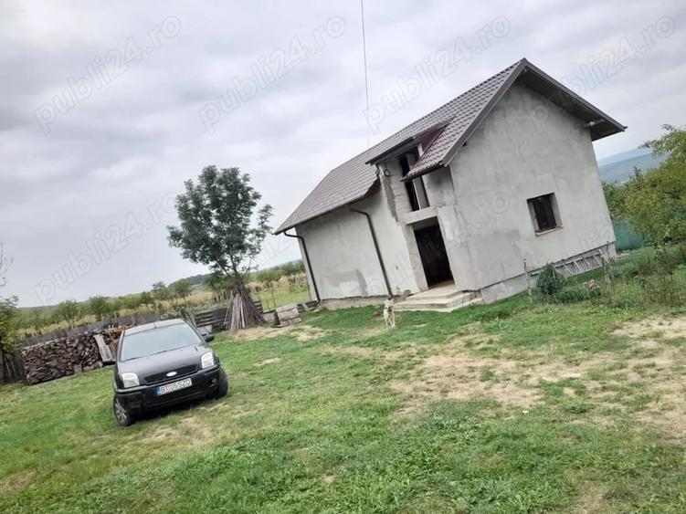 Casă cu Teren 2100 Mp în Copălău