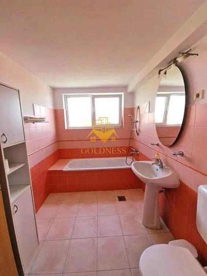 Apartament cu 3 camere semidecomandat, mobilat în Zorilor