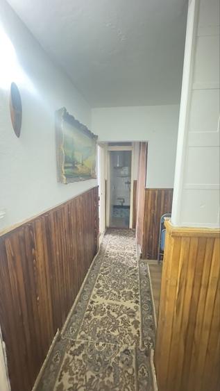 Apartament cu 4 camere decomandat în Petros