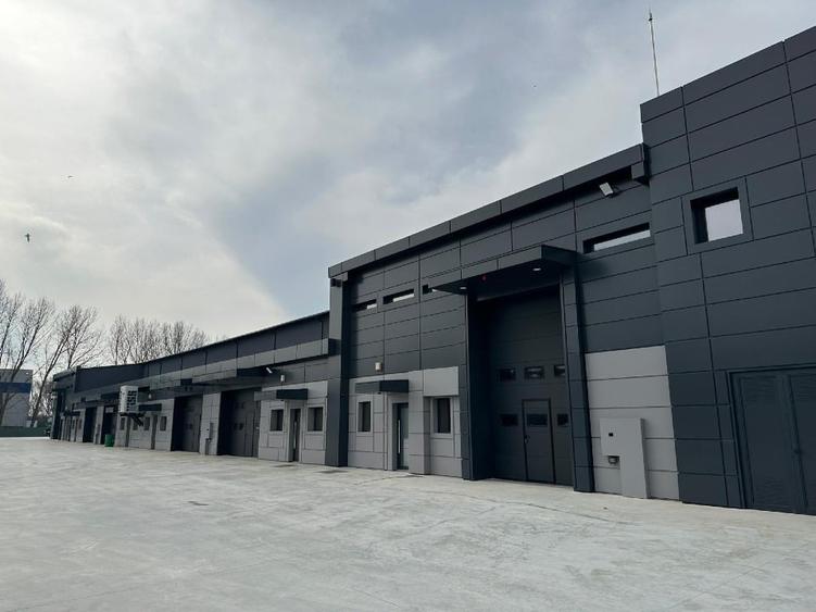 Spațiu industrial, de 1 mp, în Palas