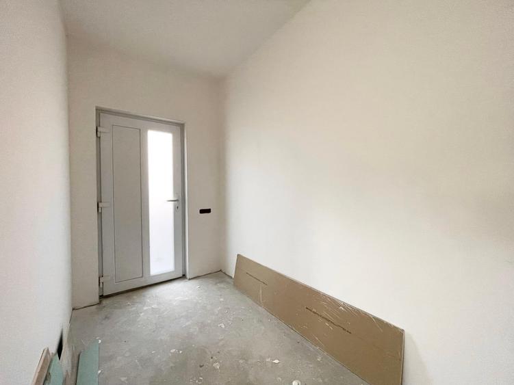 Duplex cu 4 camere cu Canalizare în Moșnița Nouă