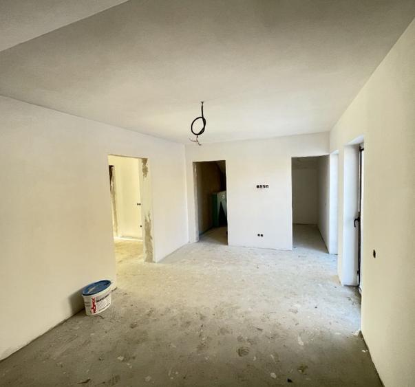 Casă individuală cu 5 camere cu Teren 1000 Mp în Feleacu