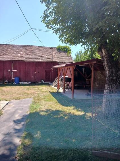 Casă cu 3 camere în Fotoș