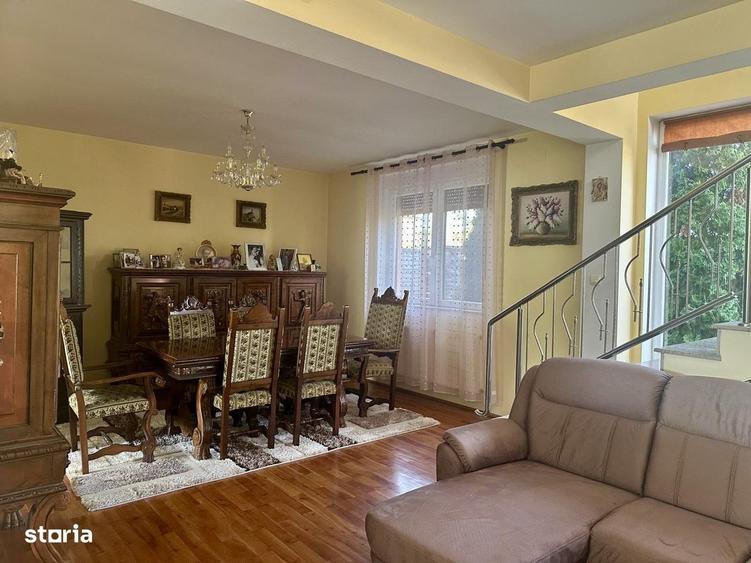 Casă cu 4 camere cu Teren 1380 Mp în Central