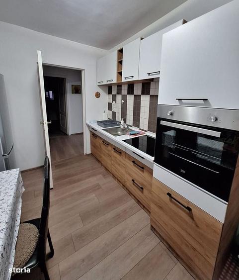 Casă cu 4 camere cu Teren 350 Mp în Micești