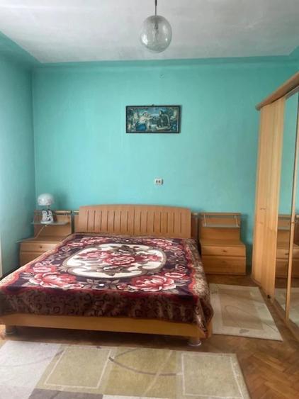 Casă cu Teren 930 Mp în Central