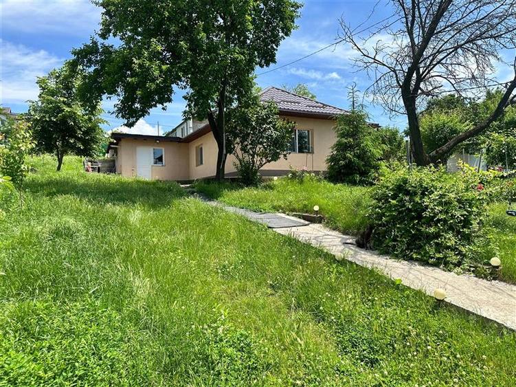 Casă individuală cu 3 camere cu Teren 1318 Mp în Holboca