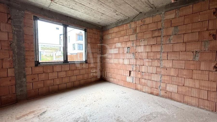 Casă individuală cu 7 camere cu Garaj în Sălicea