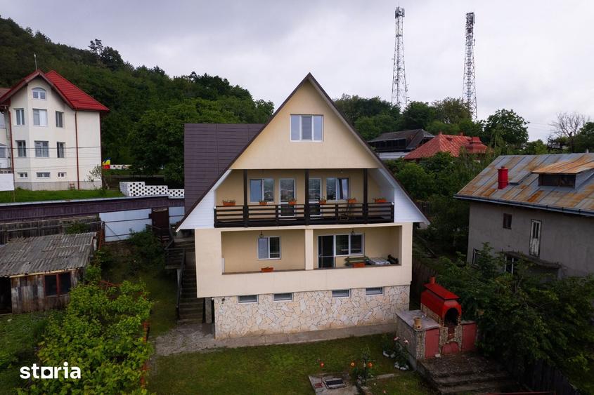 Casă cu 5 camere cu Teren 520 Mp în Central