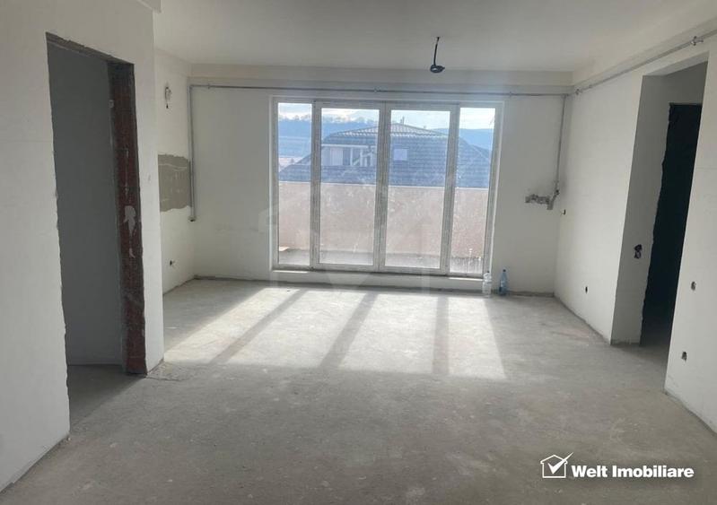Apartament cu 4 camere semidecomandat în Florești