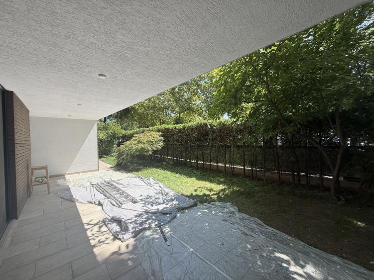Apartament cu 3 camere semidecomandat, mobilat în Primăverii