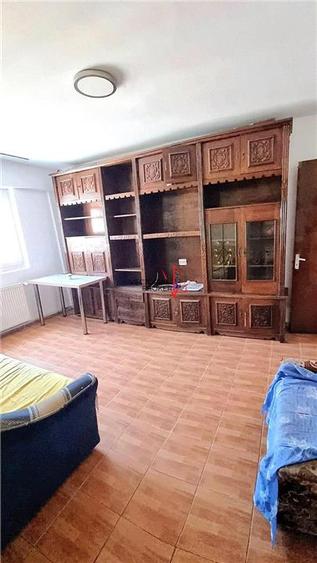Apartament cu 2 camere semidecomandat în Teiul Doamnei