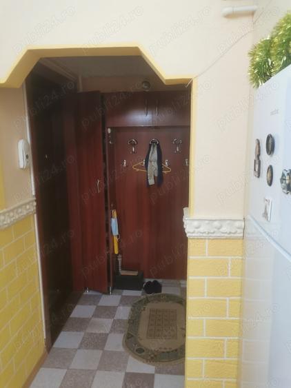 Apartament cu 3 camere semidecomandat în Râmnicu Sărat