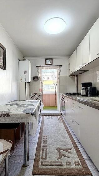 Apartament cu 3 camere decomandat, mobilat în Astra