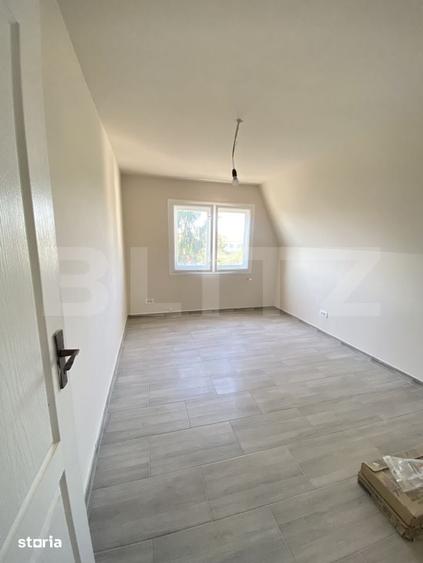 Apartament cu 8 camere decomandat în Lunca