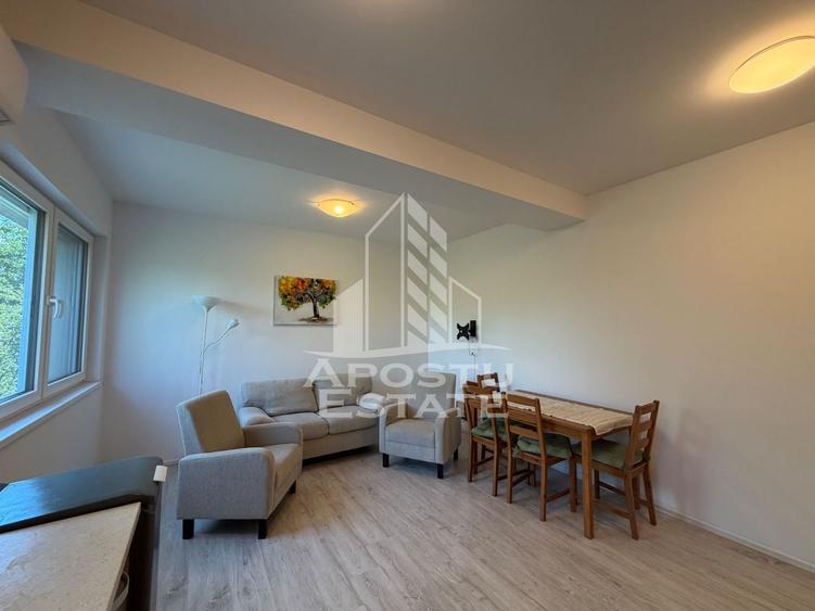 Apartament cu 2 camere semidecomandat, mobilat în Dumbrăvița
