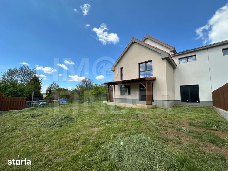 Casă cu 5 camere cu Teren 523 Mp în Ciurila