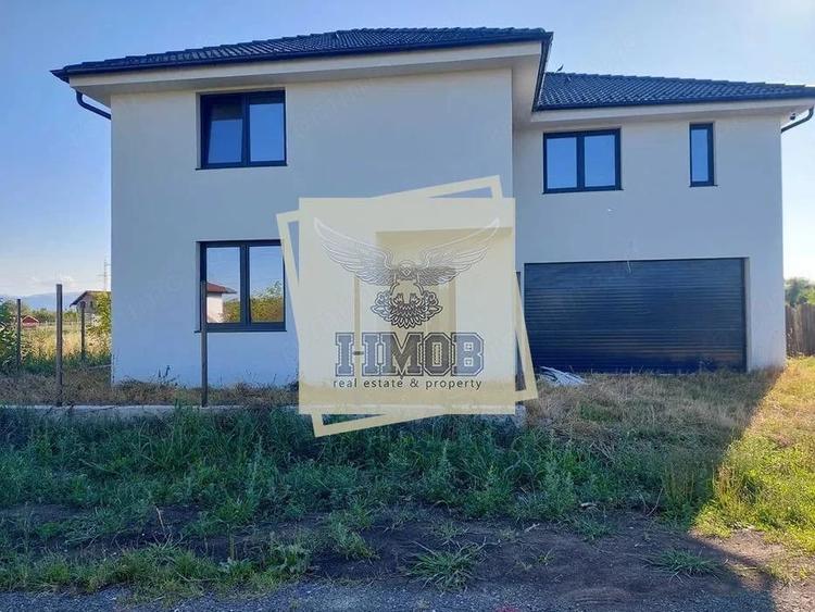 Casă cu 5 camere cu Teren 500 Mp în Veterani